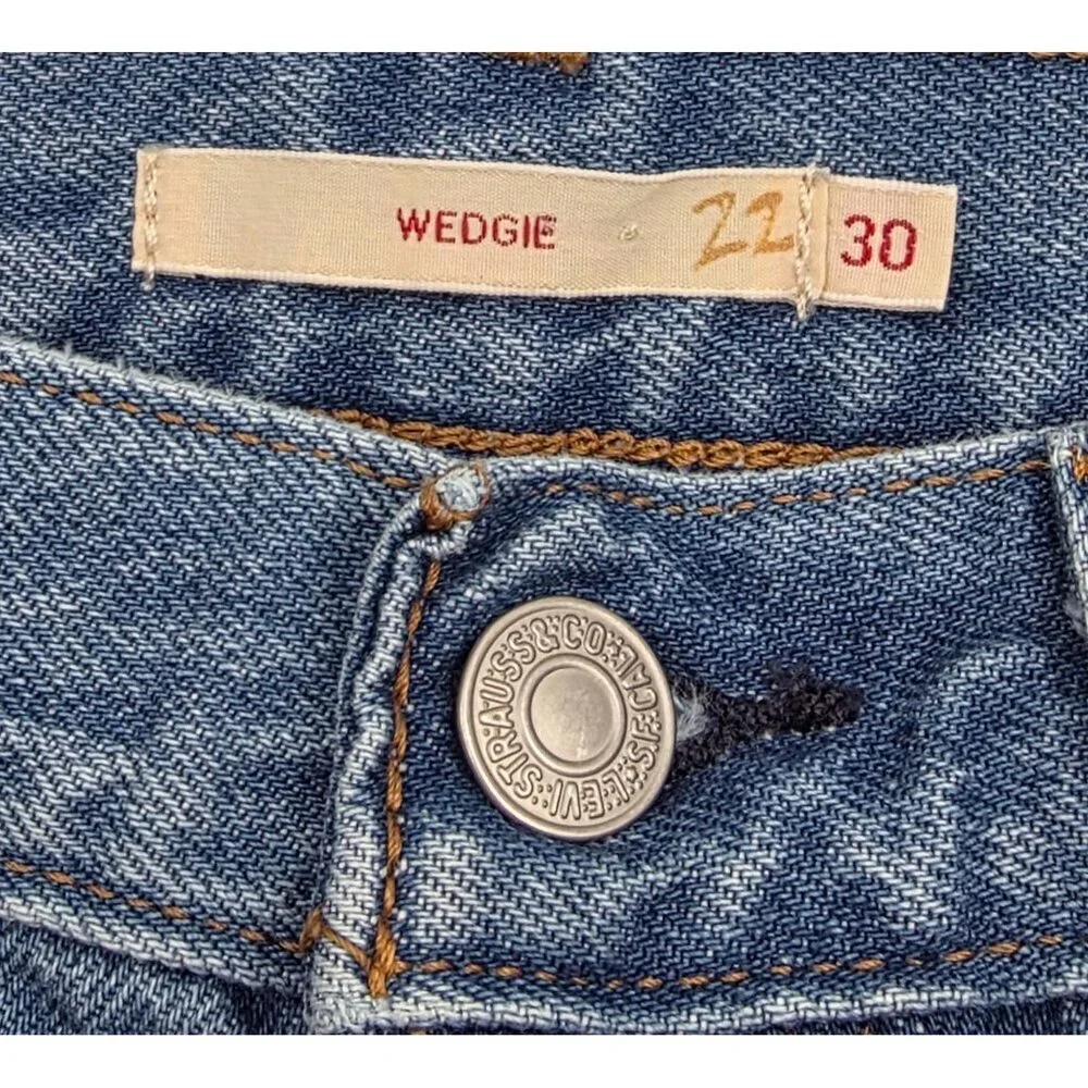 Women's - Levi's Distressed Wedgie Jeans, Size 30